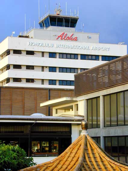 ホノルル国際空港の名前が変わりました!