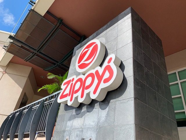カハラモールから歩いて5分!ローカルに人気のZippy’s